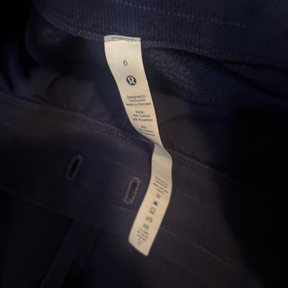 Lululemon scuba joggers - Picture 2 of 5